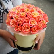 51 оранжевая роза в коробке